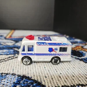 1998 Matchbox Truck Camper Police Command Head Quarter 32 RV Truck 1:70 - Bild 1 von 5