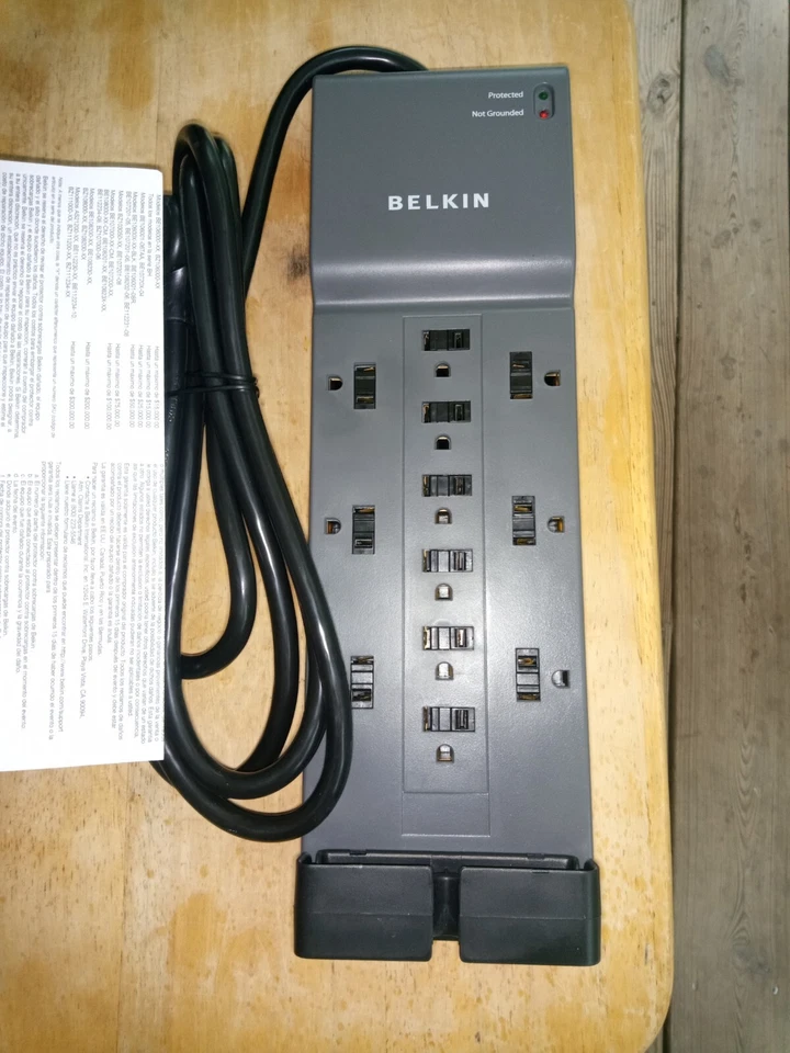 BELKIN BE108230-12 Home/Office Surge Protector 12-Outlet - Image 1 of 4