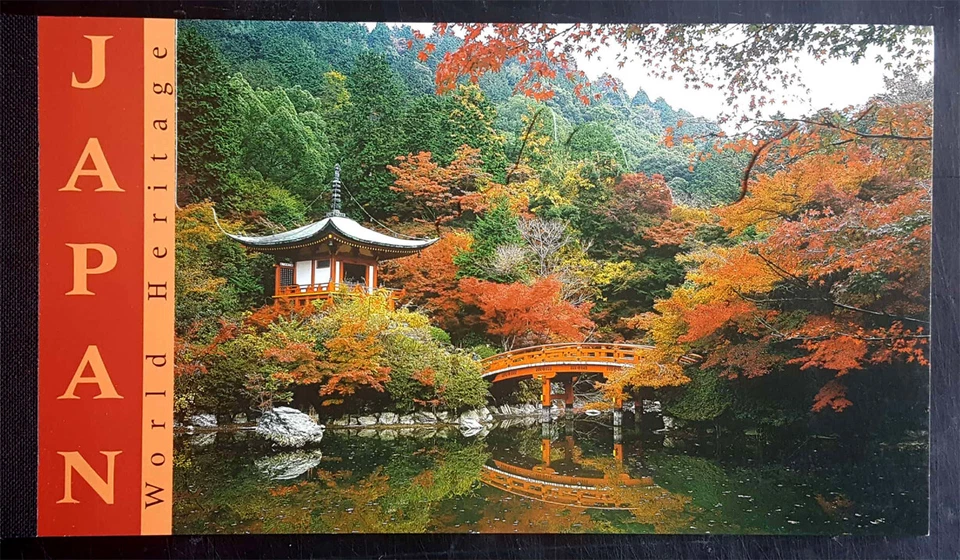 JAPAN 2001 UNITED NATIONS WORLD HERITAGE SET OF 3  Booklets (diff. languages) NH - Image 1 of 3