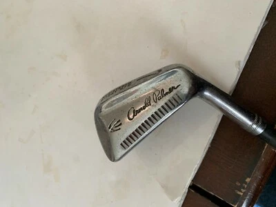 Club de golf vintage Arnold Palmer número 7 True Temper Dynalite Foto 1 de 4