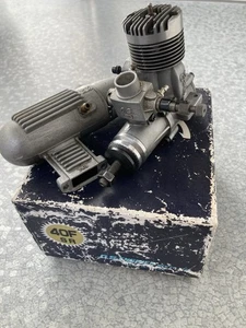 OS 40FSR Glow Engine for R/C Model Aircraft - Picture 1 of 3