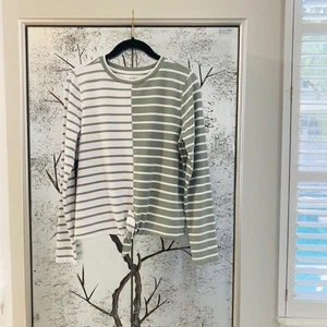 Vineyard Vines Girls XL 16 White Green Stripe Print Cropped Long Sleeve Tie Tee - Picture 1 of 12