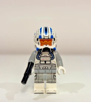 LEGO Star Wars Clone Pilot Captain Jag SW1401 – Phase II Helmet - Image 1 of 4
