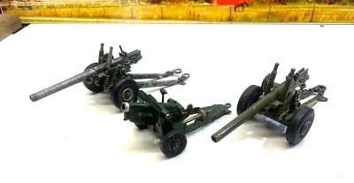 BRITAINS.CRESCENT.MILITARY.VINTAGE.HOWITZER CANNON.FIELD GUNS x3. ALL WORKING. - Image 1 of 4