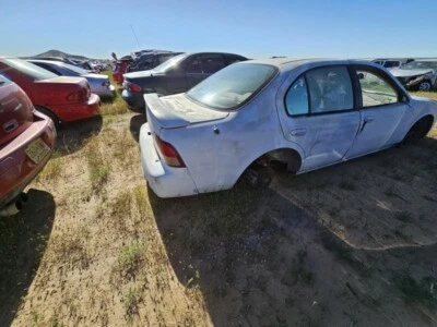 Used Air Cleaner Assembly fits: 1999 Nissan Maxima  Grade A - Image 1 of 4