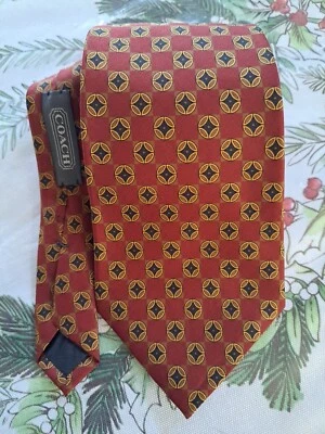 Corbata COACH para hombre 100 % seda italiana granate rojo oscuro ~ geométrica ~ ¡Hecha en EE. UU.! Foto 1 de 4