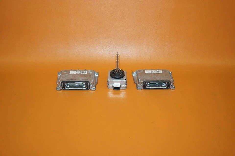 VALEO XENON BOX HEADLIGHT LED BULB UNIT 89034934 D1S 3W 66043 OEM - Image 1 of 4