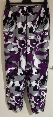 **NUEVOoT** Pantalones Ligeros Estampado Camuflaje Púrpura, Talla L (12/14) Foto 1 de 4