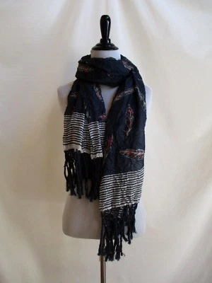 Abercrombie & Fitch Bufanda Arrugada Azul Marino Borla Borla Plumas Rayas  Foto 1 de 4