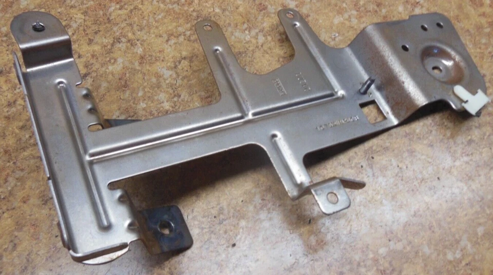 2016 Ford Fusion 2,5 л 2,5 л электрический предохранитель блок предохранитель модуль кронштейн крепление  - Изображение 1 из 1