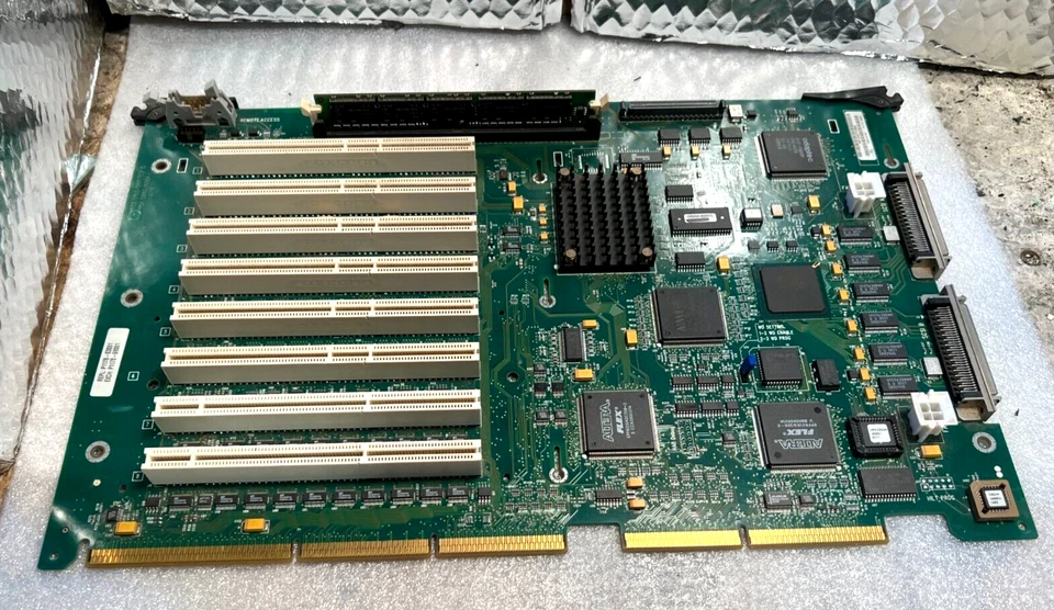 HP NET SERVER LH3000 I/O BOARD ULTRA3 SCSI - P1178-60001/P1178-63001/P1178-69001 - Image 1 of 4