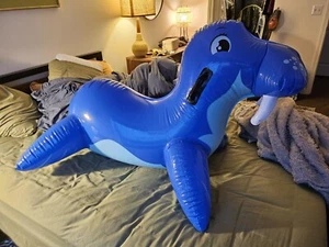 Intex Inflatable Wally The Walrus Pool Float Toy - Picture 1 of 4