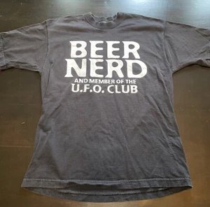 Camiseta negra vintage de los años 90 The Saucer Ft Worth Texas Beer Nerd L - Imagen 1 de 6