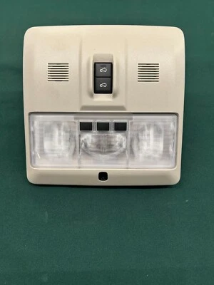 全新原始设备制造商 05-09 路虎 LR3 第一排内灯部件 # XDE500760LUM — 第 1/2 张图片