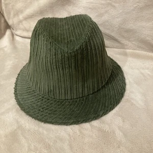 Cappello Liz Claiborne Fedora verde velluto a coste donna o uomo nuovissimo con etichette - Foto 1 di 6