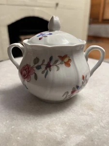 Zuccheriera Bernardaud Limoges modello Lowsoft e coperchio osso Cina dalla Francia - Foto 1 di 9