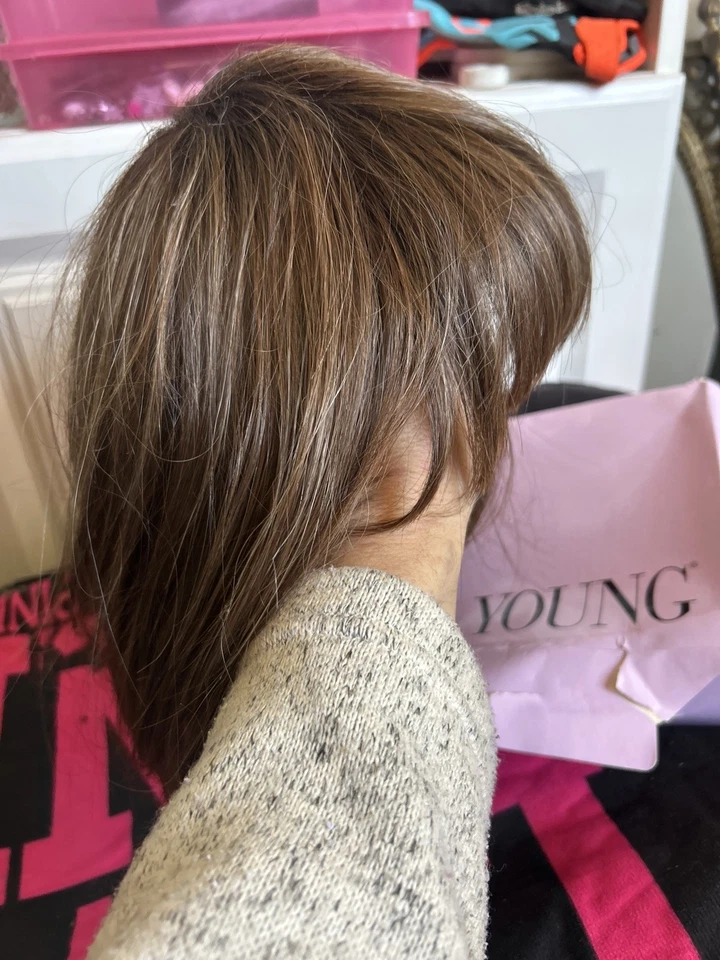 Peluca larga Paula Young Dahlia amigable con el calor Bob enraizada marrón mediano 8/12A#6  Foto 1 de 1