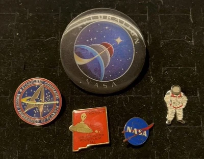 Rare collectible Vintage NASA and Alien Space Themed Pins 1947 holo Lot Of  5 - Image 1 of 4
