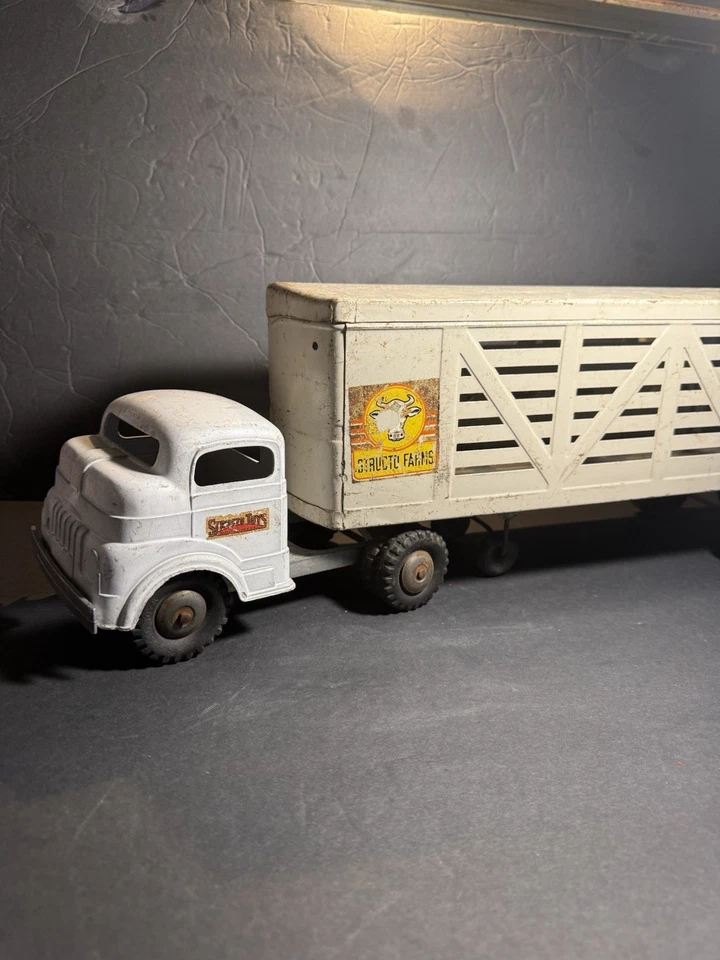 Remolque y tractor de ganado vintage STRUCTO Foto 1 de 4