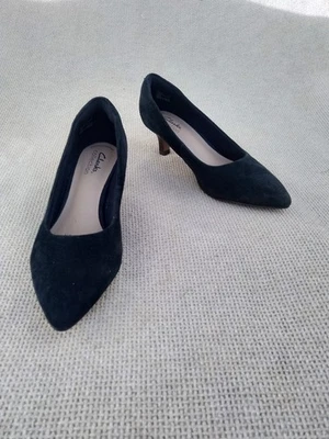 CLARKS WOMENS UK 3.5 SHONDRAH JADE BLUE SUEDE KITTEN HEEL POINTED TOE COURT SHOE - Image 1 of 4