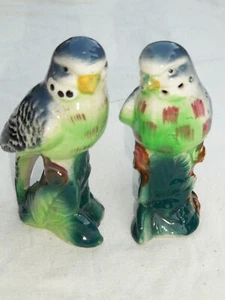 RARE VINTAGE PORCELAIN SALT PEPPER SHAKERS MADE IN JAPAN  PARROTS FIGURINE#S - Picture 1 of 9
