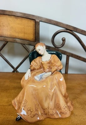 Royal Doulton Romance Figurine HN 2430 - 5 1/2" - Image 1 of 4