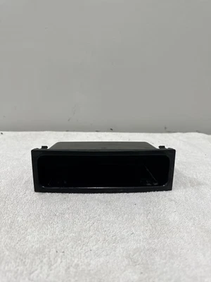 Mercedes Benz Sprinter 2500 2016 caja de almacenamiento OEM - A 906 689 00 47 Foto 1 de 4