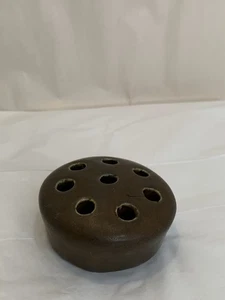 Vintage Kunstkeramik grün glasiert Blumenfrosch 1950er Blumengesteck Oma Kern 3 Zoll - Bild 1 von 4