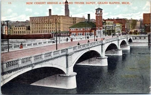 New Cement Bridge & Grand Trunk Depot, Grand Rapids Michigan MI- unused postcard - Picture 1 of 3