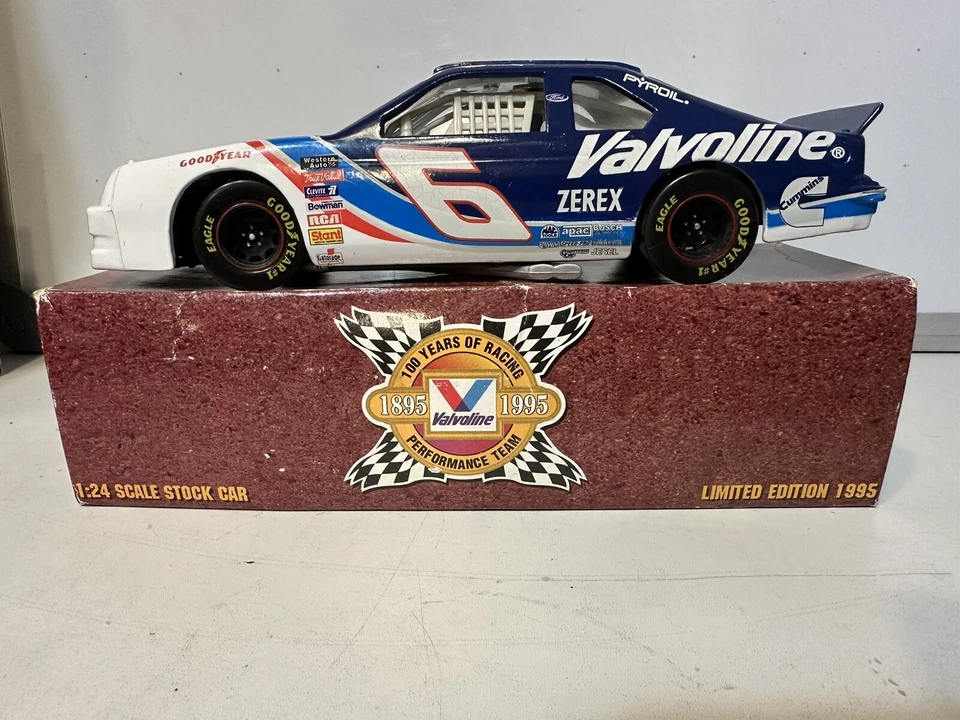 МАРК МАРТИН 1995 ACTION #6 VALVOLINE BRICKYARD 400 FORD THUNDERBIRD ROUSH - Изображение 1 из 4
