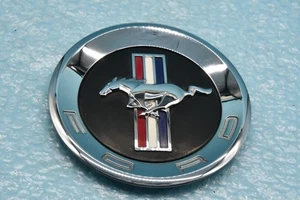 ✅ 2010 2011 2012 FORD MUSTANG CONVERTIBLE REAR TRUNK LID SHELL EMBLEM  OEM - Picture 1 of 5