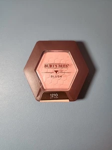 Burt's Bees Blush w/ Bamboo Sealed 0.19 oz 1210 - Shy Pink - Picture 1 of 2