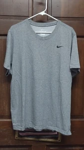 The Nike Tee Dri Fit Heathered Gray Activewear Shirt Men's Size XL - Picture 1 of 3