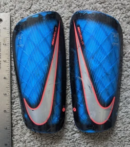 NIKE MERCURIAL LITE SHIN GUARDS SOCCER FUTBOL SLIP-IN ULTRA-LIGHT ADULT MEDIUM - Foto 1 di 3