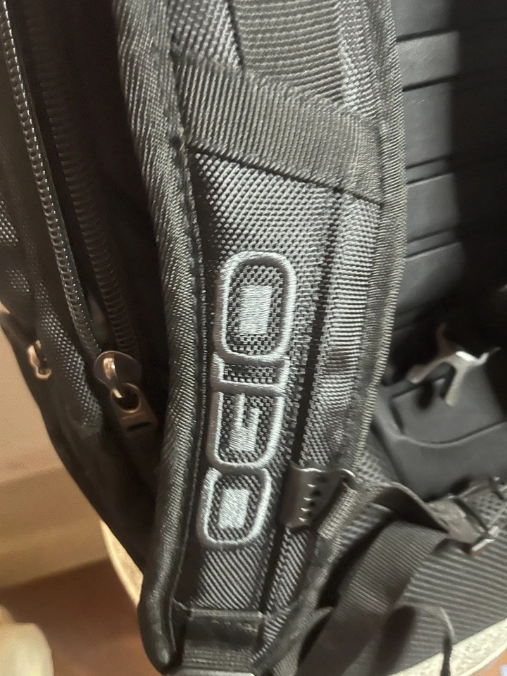 Mochila OGIO Stratagem, bolso técnico acolchoado designer ergonômico preto, nova sem etiquetas - Imagem 1 de 4