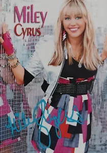 MILEY CYRUS - Autogrammkarte 14x10cm Trading Card Hannah Montana German Magazine - Bild 1 von 1