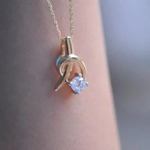 Colgante de belleza de diamantes simulados de corte redondo de 2 quilates para mujer enchapado en oro amarillo de 14 quilates - Imagen 1 de 6