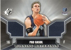 PAU GASOL 2005-06 SPX WINNING MATERIALS GAME-WORM WARM-UP SUIT BASKETBALL CARD