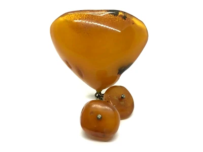 Ancienne BROCHE AMBRE cadeau vintage jaune d'oeuf naturel de la Baltique cara... - Photo 1/4