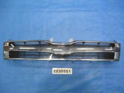 Rejilla de radiador Toyota Hiace 2008 ADF-KDH211K 5310026300 [usada] [PA83612071] Foto 1 de 4