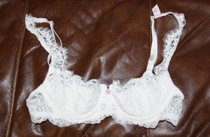 32A Dream Angels UPLIFT PushUp wo pad Victorias Secret UW Bra NWT - Picture 1 of 4