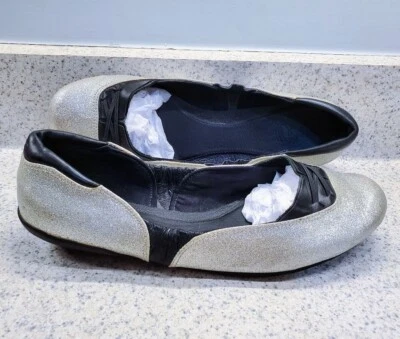 Zapatos planos de ballet Adidas originales plateados brillantes talla 8 para mujer Foto 1 de 4