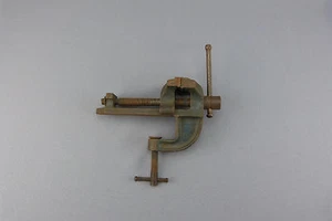 Étaux en fer 18 x 10 très bon état vieux outils. - Imagen 1 de 4