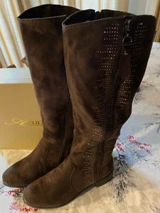 KNEE HIGH BOOT SZ 9.5 - 10 AZURA TAUPE NEW CLOSED TOE STYLE BLACKENBURY - Picture 1 of 12