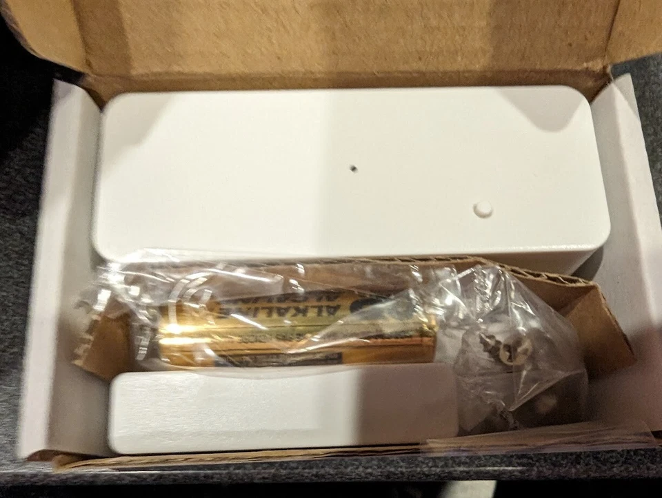 Qty 2 New in box Insteon ‎2843-222 Open/Close Door Sensor - Image 1 of 1