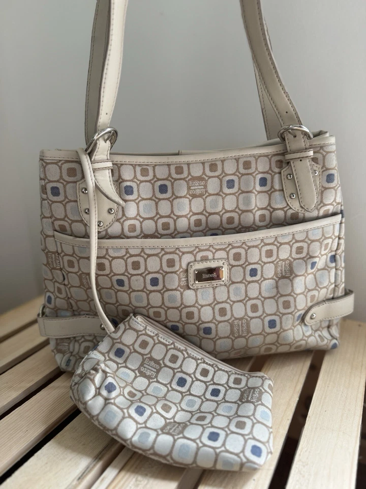 BOLSO DE MANO DE HOMBRO MULTICOLOR CON LOGO DE LA FIRMA LIZ&CO VARIOS COMPARTIMENTOS. Foto 1 de 4