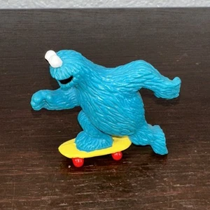 "Figura de PVC de colección Applause Sesame Street Cookie Monster on Skateboard 2,5"" rara" - Imagen 1 de 4