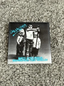 UNDERCOVER - NIÑOS Y NIÑAS - ¡RENUNCIA AL MUNDO! Pinback botón álbum 1985 - Imagen 1 de 3
