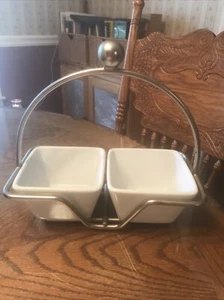 Pampered Chef Simple Additions 2 White Bowls 4.5 Square And SlilverServing Caddy - Picture 1 of 4