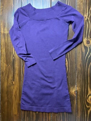 Vestido Suéter Derek Corazón, Para Mujer Talla Pequeña?, Púrpura Sobre la Rodilla, Cuello Barco Foto 1 de 4